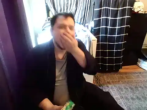 Snapshot of Bebemickey75 chatting on March 15, 2025, 3:27 pm Bebemickey75 online show from March 15, 2025, 3:27 pm