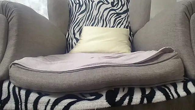 Snapshot of Web_Lady chatting on March 15, 2025, 7:27 pm Web Lady online show from March 15, 2025, 7:27 pm