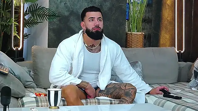 Snapshot of masterkingofmusclee chatting on November 13, 2025, 9:02 am masterkingofmusclee online show from November 13, 2025, 9:02 am