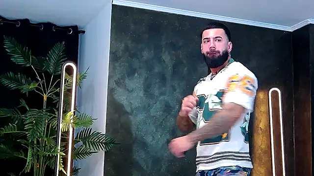 Snapshot of masterkingofmusclee chatting on November 11, 2025, 7:36 am masterkingofmusclee online show from November 11, 2025, 7:36 am