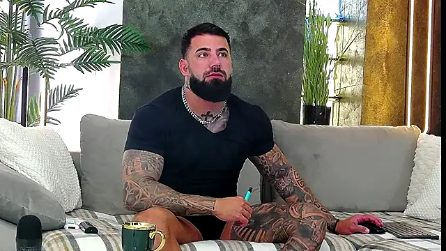 Snapshot of masterkingofmusclee chatting on October 17, 2025, 7:55 am masterkingofmusclee online show from October 17, 2025, 7:55 am