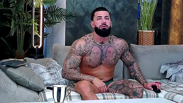 Snapshot of masterkingofmusclee chatting on November 19, 2025, 9:53 am masterkingofmusclee online show from November 19, 2025, 9:53 am