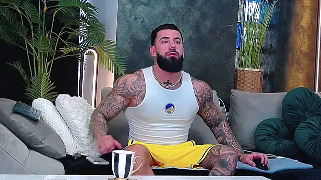 Snapshot of masterkingofmusclee chatting on December 4, 2025, 7:40 am masterkingofmusclee online show from December 4, 2025, 7:40 am