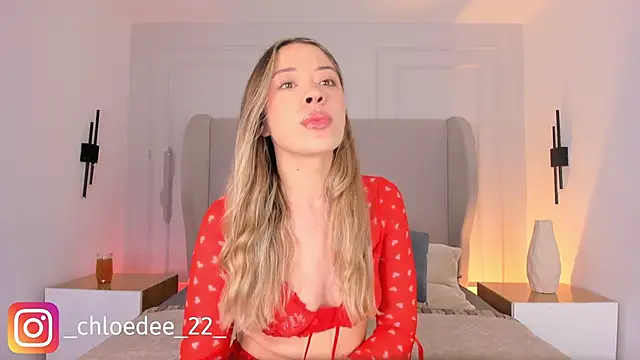 chloe d online show from January 8, 2026, 12:22 pm