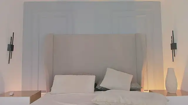 chloe d online show from March 26, 2026, 12:14 pm