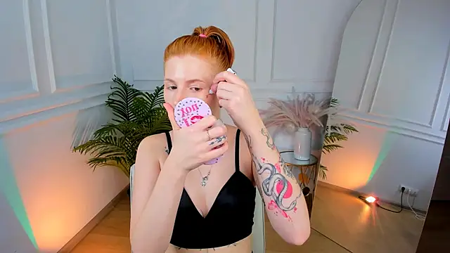 Mira  Blush online show from November 30, 2025, 8:42 pm