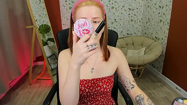 Mira  Blush online show from November 29, 2025, 1:44 pm