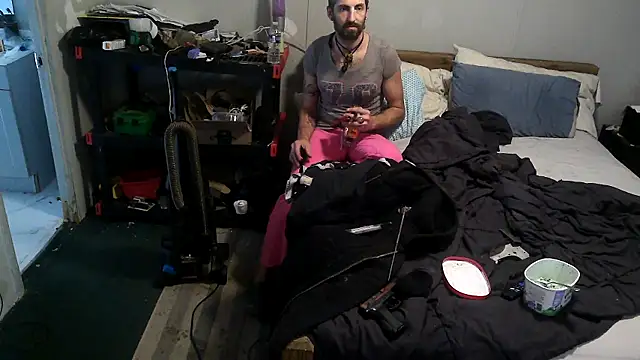 Bi curious86 online show from November 4, 2025, 5:06 pm