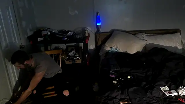 Bi curious86 online show from November 8, 2025, 2:37 am