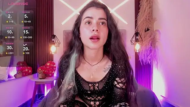dasha-rodrigues online show from May 29, 2026, 2:12 pm