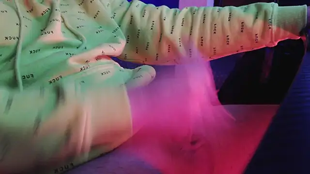 Snapshot of auilein chatting on February 1, 2025, 9:40 pm auilein online show from February 1, 2025, 9:40 pm