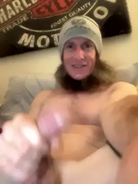 Snapshot of CuddlyFloat88 chatting on January 11, 2026, 8:21 am CuddlyFloat88 online show from January 11, 2026, 8:21 am