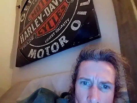 Snapshot of CuddlyFloat88 chatting on January 13, 2026, 3:21 am CuddlyFloat88 online show from January 13, 2026, 3:21 am