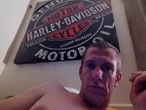 Snapshot of CuddlyFloat88 chatting on March 27, 2026, 8:01 am CuddlyFloat88 online show from March 27, 2026, 8:01 am