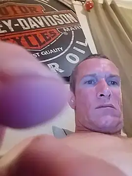 Snapshot of CuddlyFloat88 chatting on March 11, 2026, 5:12 am CuddlyFloat88 online show from March 11, 2026, 5:12 am