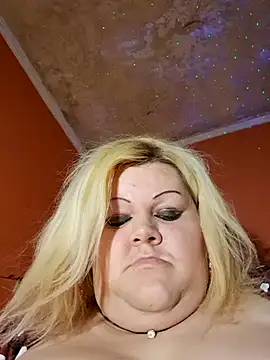 ducicsajsziii online show from February 19, 2025, 6:43 pm