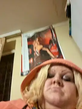 ducicsajsziii online show from March 14, 2025, 5:57 pm