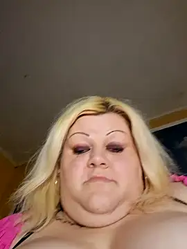 ducicsajsziii online show from February 12, 2025, 9:54 pm