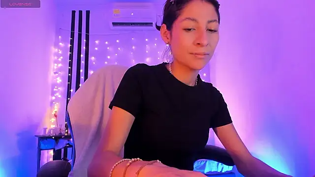 Snapshot of Gorgeous_Team chatting on February 17, 2026, 6:27 pm Gorgeous Team online show from February 17, 2026, 6:27 pm