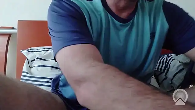 Ivanxx712 online show from December 4, 2025, 9:25 pm