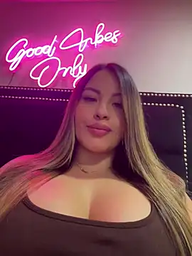 sexyyykloee online show from July 25, 2026, 4:53 am