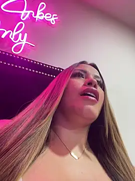 sexyyykloee online show from July 8, 2026, 4:46 am