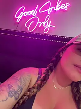 sexyyykloee online show from June 25, 2026, 3:59 am