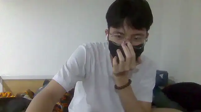 Gwencloudy online show from March 9, 2025, 1:59 pm