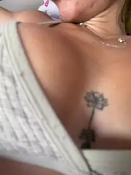 Snapshot of Niky_777 chatting on April 15, 2026, 5:17 pm Niky 777 online show from April 15, 2026, 5:17 pm