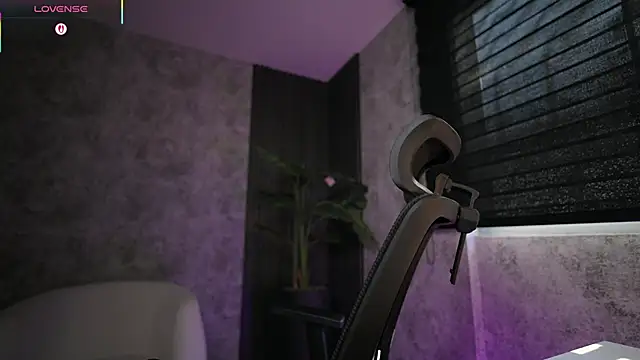 AmyWalker  online show from March 19, 2026, 1:00 pm