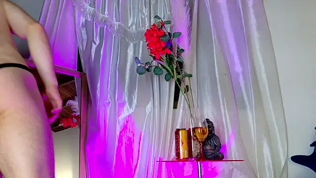 Snapshot of Juan_Castano chatting on August 6, 2026, 7:36 am Juan Castano online show from August 6, 2026, 7:36 am