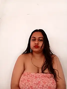 Snapshot of bumblebeegirl chatting on February 7, 2026, 6:21 am bumblebeegirl online show from February 7, 2026, 6:21 am