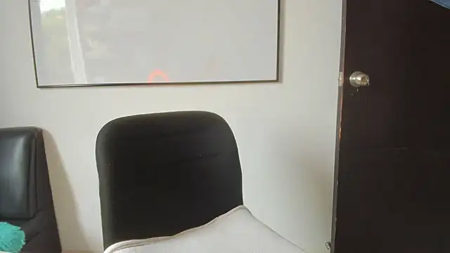 squirttati33 online show from October 16, 2025, 1:41 pm