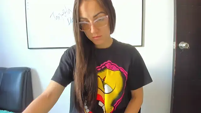 squirttati33 online show from October 7, 2025, 3:35 pm