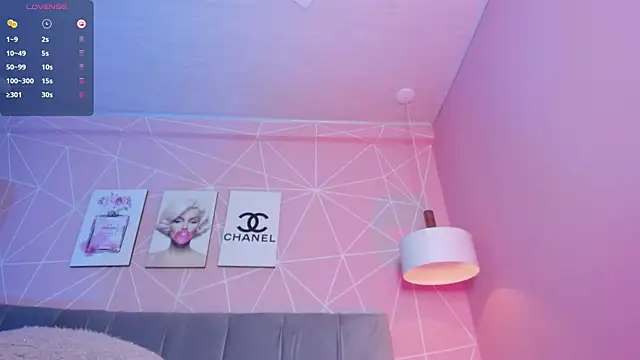 Snapshot of dolly_zoe chatting on November 29, 2025, 10:32 pm dolly zoe online show from November 29, 2025, 10:32 pm