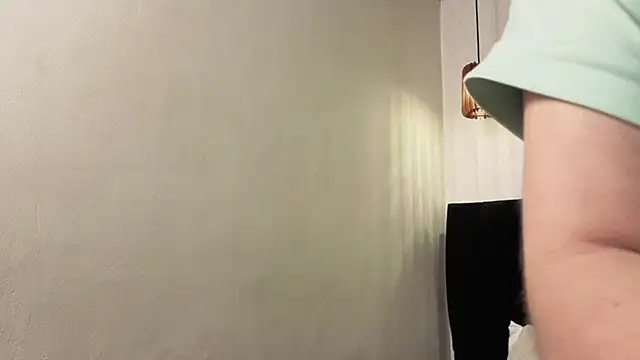 Snapshot of dolly_zoe chatting on February 24, 2026, 5:19 am dolly zoe online show from February 24, 2026, 5:19 am