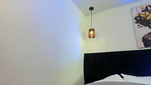 dolly zoe online show from April 14, 2026, 5:34 am