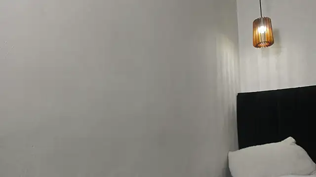 Snapshot of dolly_zoe chatting on February 18, 2026, 5:05 am dolly zoe online show from February 18, 2026, 5:05 am