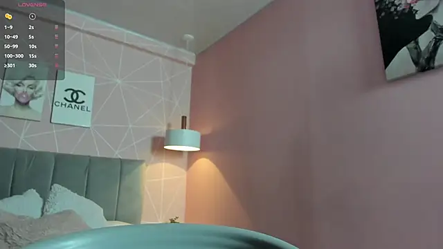 Snapshot of dolly_zoe chatting on November 14, 2025, 11:19 pm dolly zoe online show from November 14, 2025, 11:19 pm