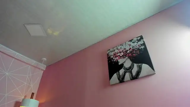 Snapshot of dolly_zoe chatting on December 19, 2025, 5:43 am dolly zoe online show from December 19, 2025, 5:43 am