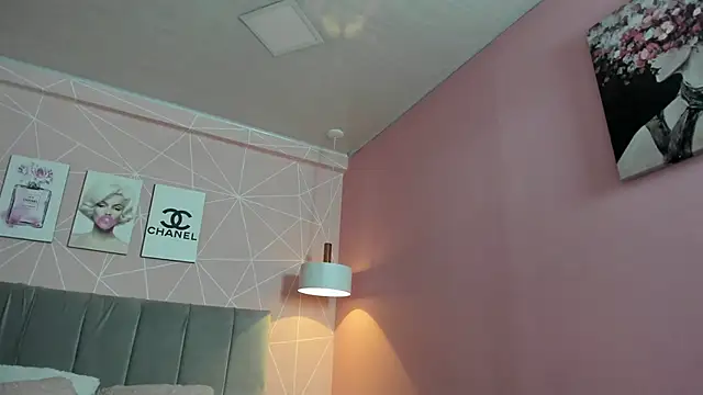 Snapshot of dolly_zoe chatting on November 7, 2025, 10:03 pm dolly zoe online show from November 7, 2025, 10:03 pm