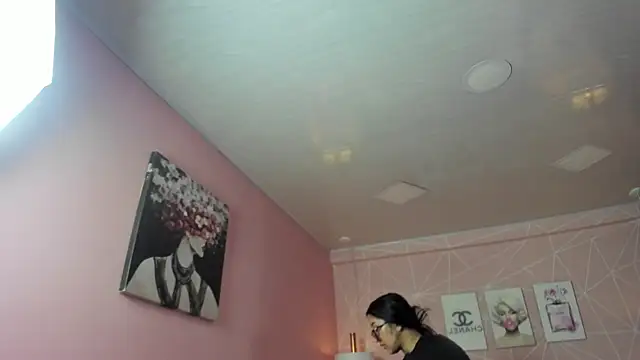 ayshel   online show from November 24, 2025, 10:32 pm