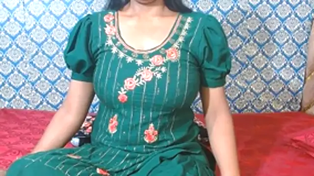 nikitahot3 online show from April 16, 2026, 12:33 am