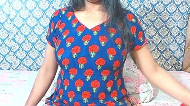 nikitahot3 online show from April 4, 2026, 12:28 am