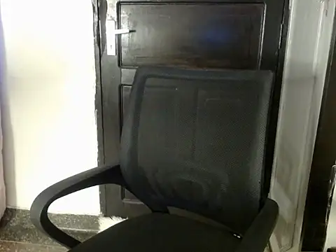 savage laura online show from November 26, 2025, 3:39 am