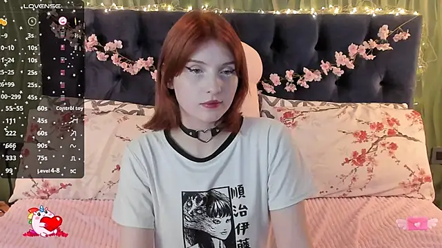 Snapshot of AliceLanley chatting on September 27, 2025, 11:38 am AliceLanley online show from September 27, 2025, 11:38 am