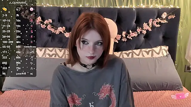 Snapshot of AliceLanley chatting on October 10, 2025, 11:44 am AliceLanley online show from October 10, 2025, 11:44 am