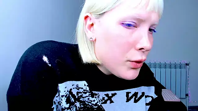 Snapshot of dollmore chatting on November 16, 2025, 7:02 am dollmore online show from November 16, 2025, 7:02 am