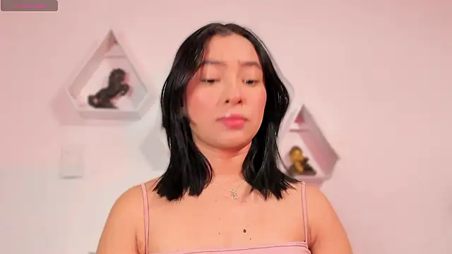 valerycolins online show from February 25, 2026, 5:07 am