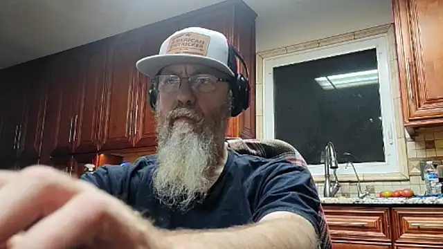 suckonmynutz online show from October 16, 2025, 10:23 am
